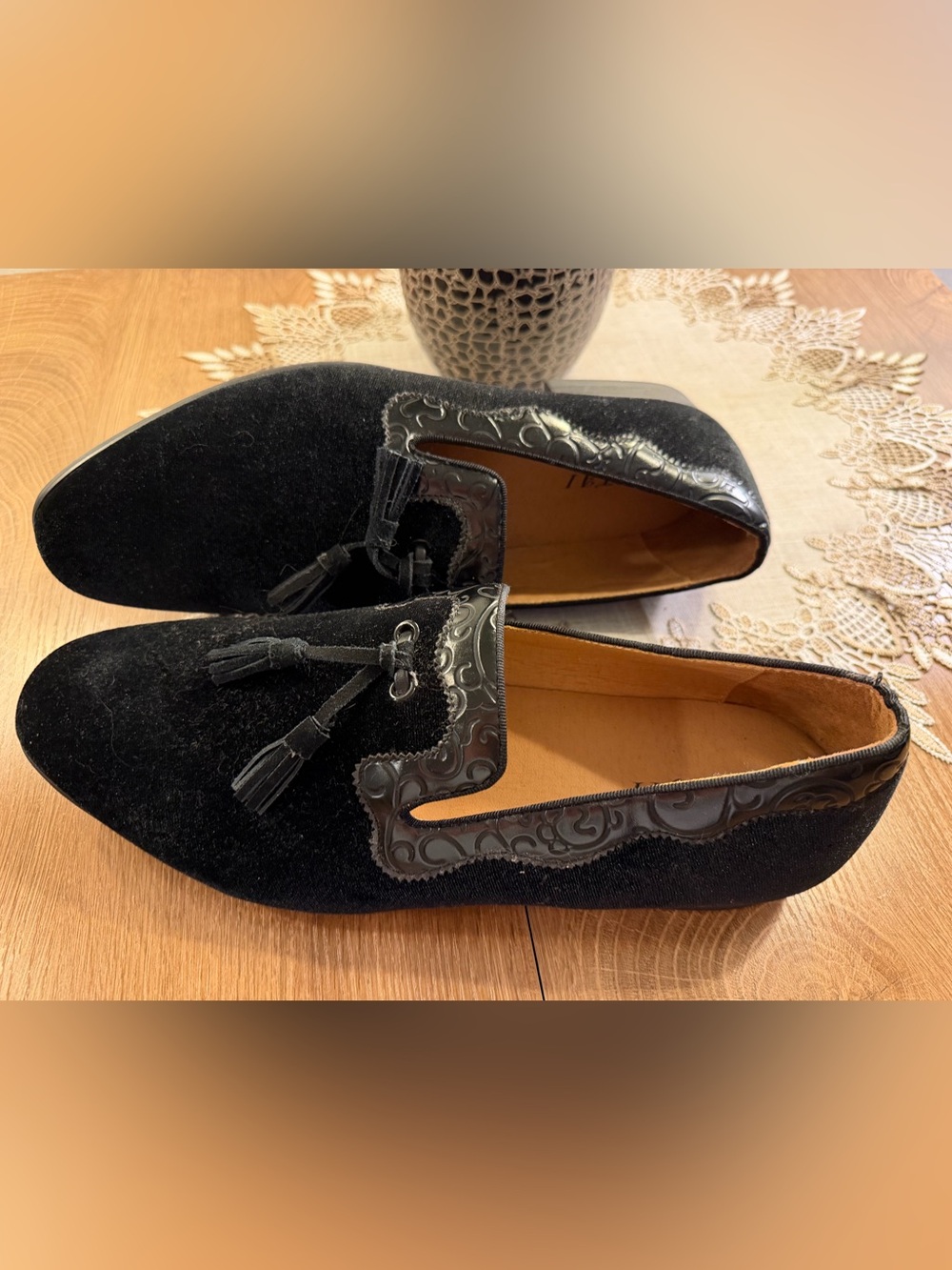 Men’s Jitai Black Velvet and Scroll Trim Loafers w/Tassels Sz 12 NWOB